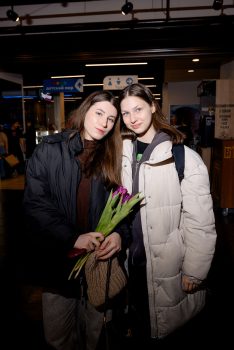 8 марта — Азиатский экспресс