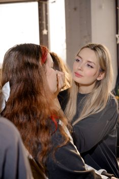 8 марта — Азиатский экспресс