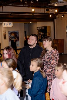 8 марта — Азиатский экспресс