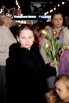 8 марта — Азиатский экспресс
