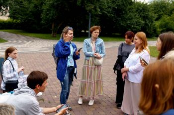 «В рамках города» — фотовыставка и экскурсии