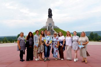 «В рамках города» — фотовыставка и экскурсии