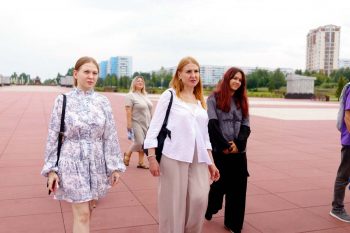 «В рамках города» — фотовыставка и экскурсии