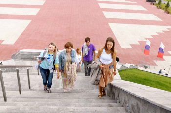 «В рамках города» — фотовыставка и экскурсии