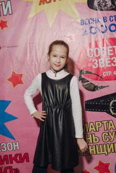 8 марта в стиле 2000х