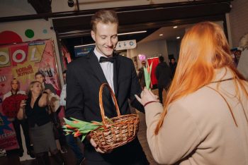 8 марта в стиле 2000х