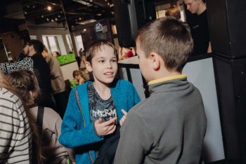 8 марта в стиле 2000х